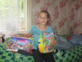 Выдано 30 школьных портфелей от Детского Фонда города Пскова.